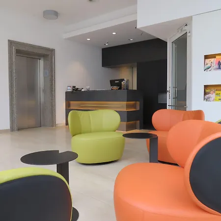 Comfor Hotel