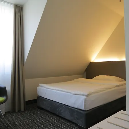 Comfor Hotel 3*