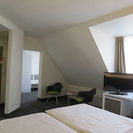 Comfor Hotel 3*