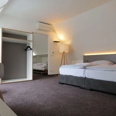 Comfor Hotel