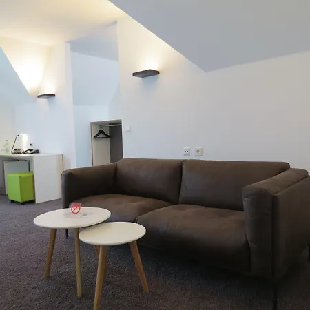Comfor Hotel